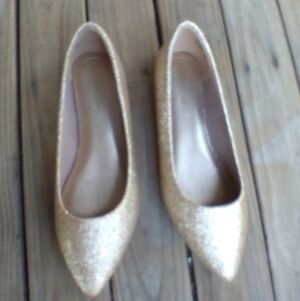 Brand New Women's Dream Pairs Gold Glitter Ballet Flats Size 9 Sparkly Glittery